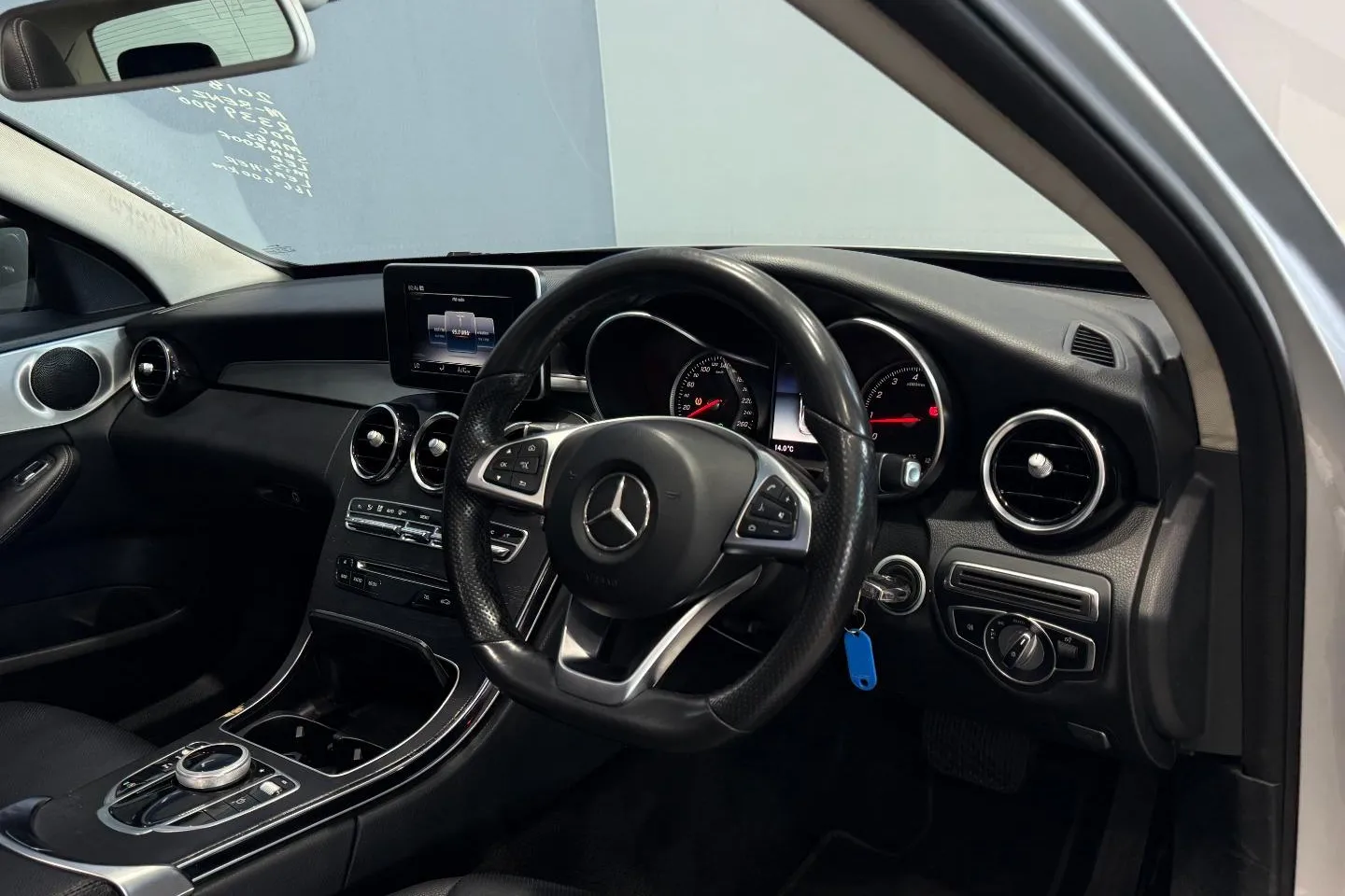 2018 Mercedes-Benz C-Class C180 AMG Line Auto, photo 12 of 20
