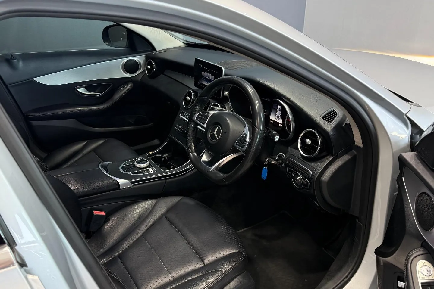 2018 Mercedes-Benz C-Class C180 AMG Line Auto, photo 14 of 20