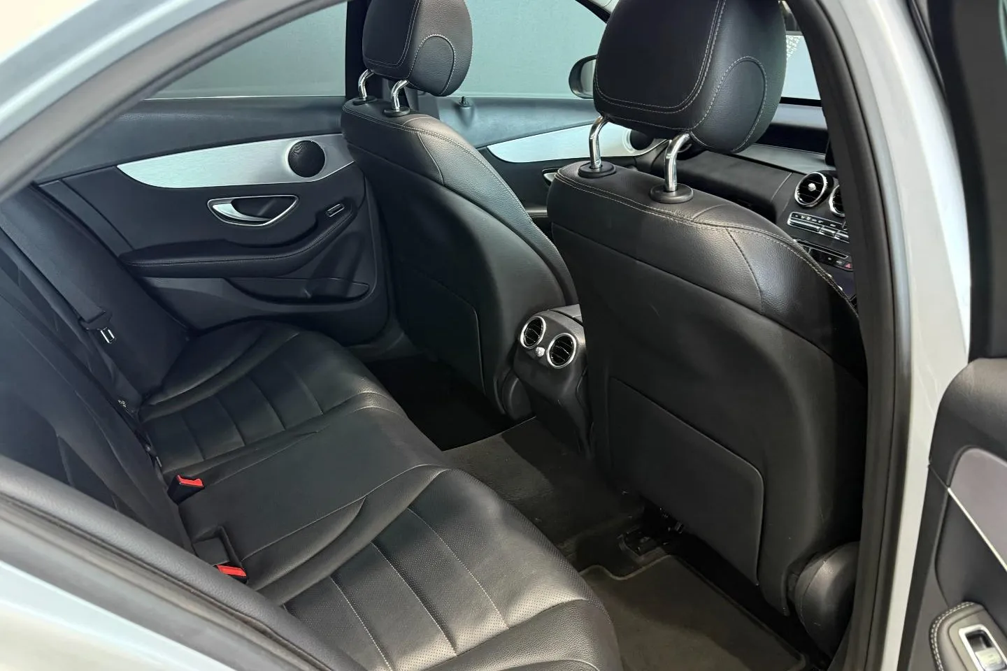 2018 Mercedes-Benz C-Class C180 AMG Line Auto, photo 15 of 20