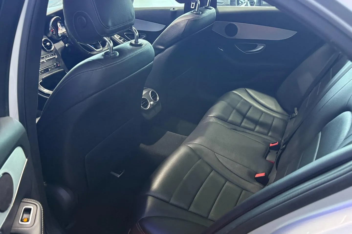 2018 Mercedes-Benz C-Class C180 AMG Line Auto, photo 16 of 20
