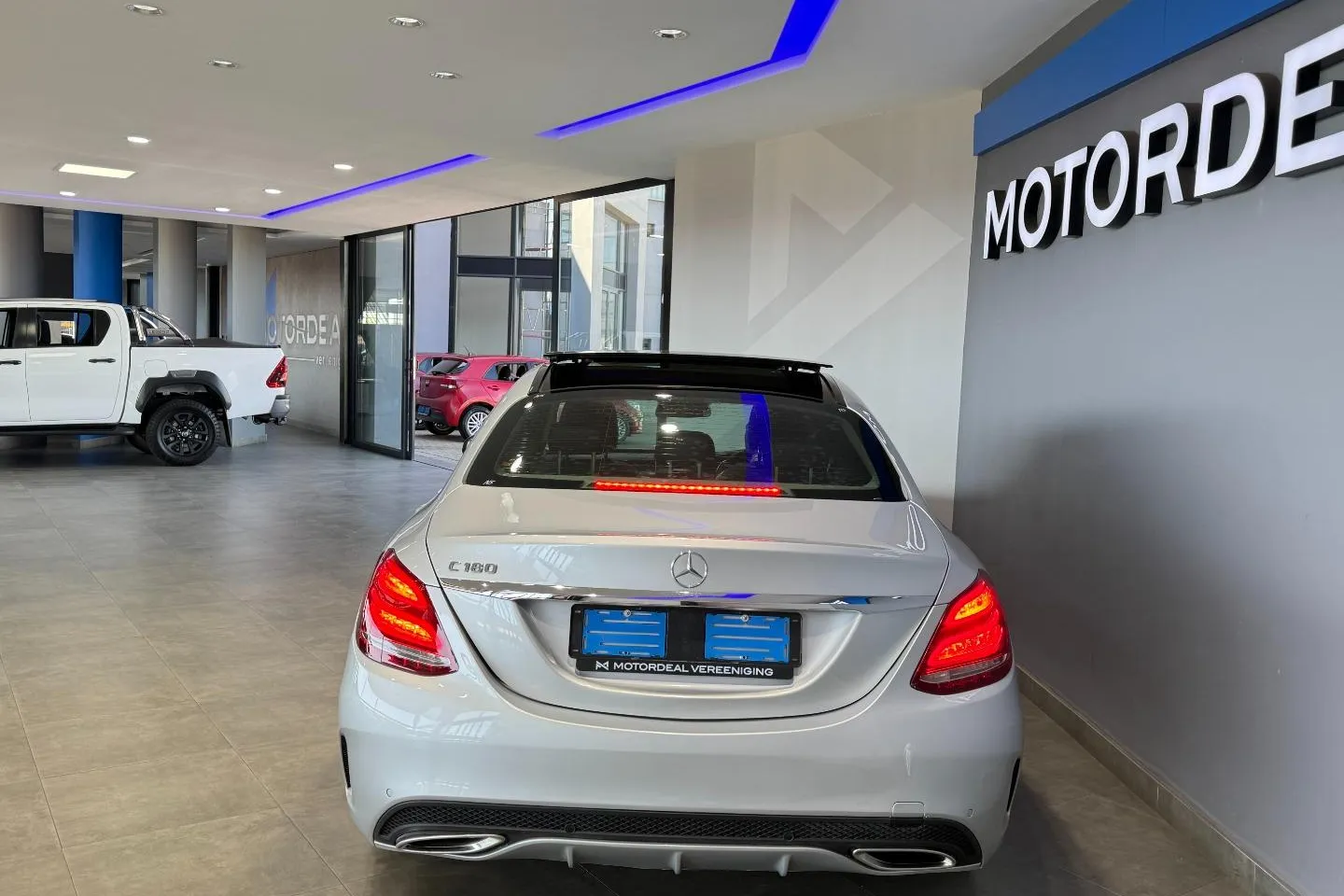 2018 Mercedes-Benz C-Class C180 AMG Line Auto, photo 18 of 20
