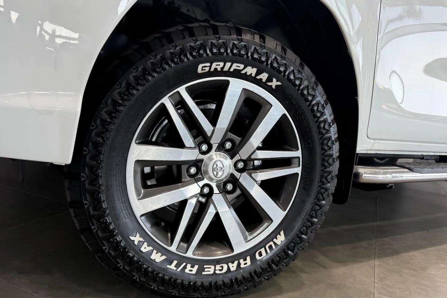 2019 Toyota Hilux 2.8GD-6 Double Cab 4x4 Raider Auto, photo 8 of 13