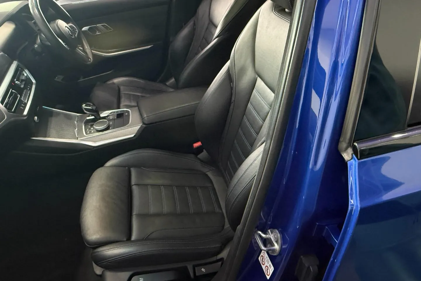 2020 BMW 3 Series 320d M Sport, photo 15 of 25