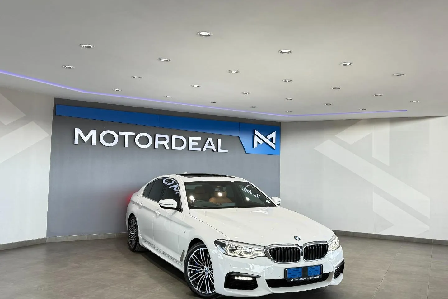 2020 BMW 5 Series 540i M Sport, photo 1 of 12