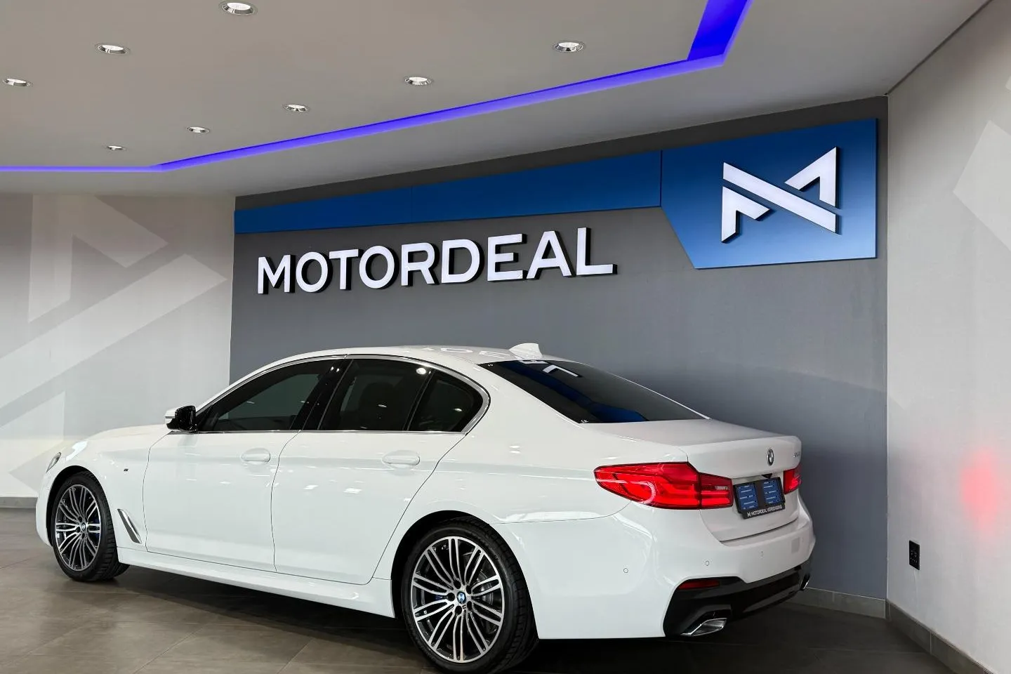 2020 BMW 5 Series 540i M Sport, photo 4 of 12