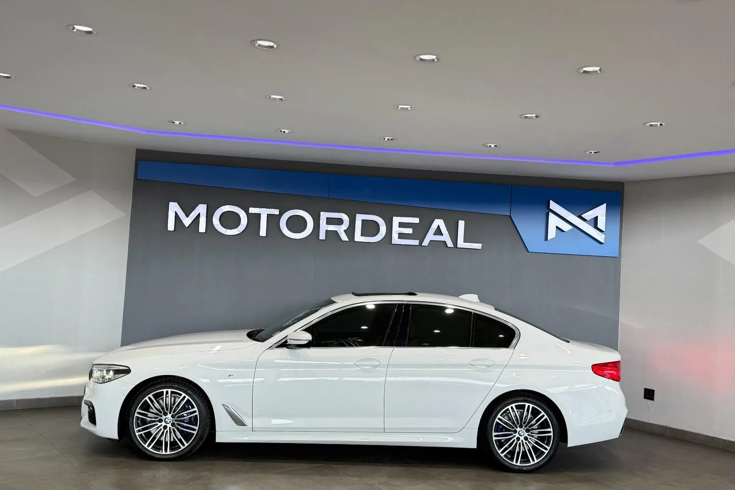 2020 BMW 5 Series 540i M Sport, photo 5 of 12