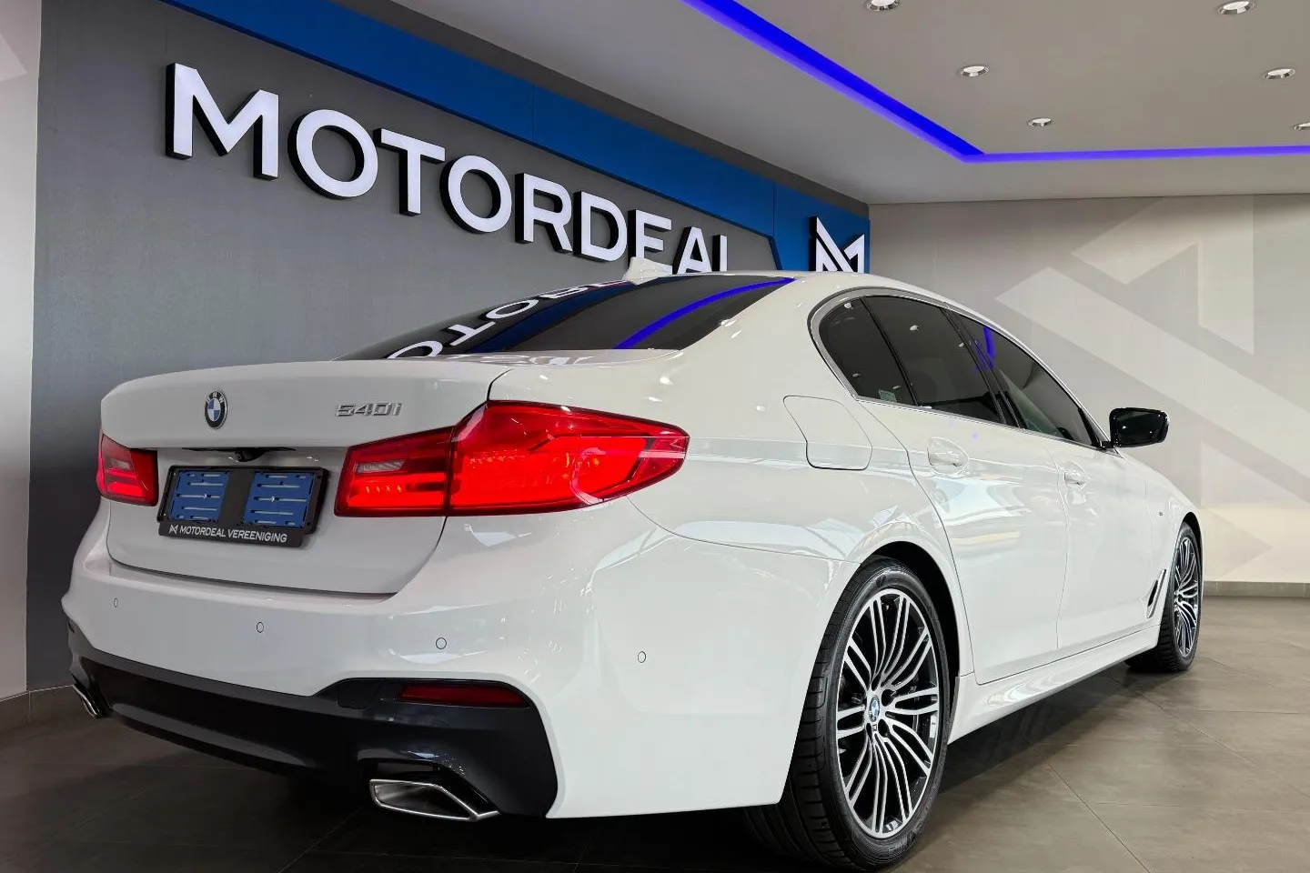 2020 BMW 5 Series 540i M Sport, photo 8 of 12