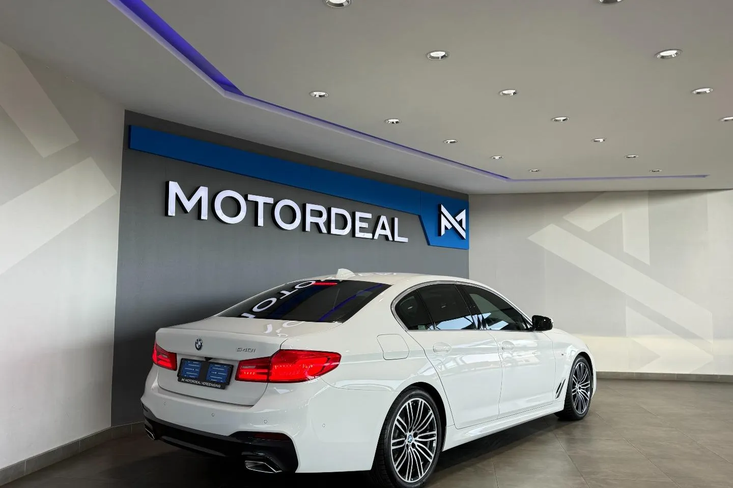 2020 BMW 5 Series 540i M Sport, photo 9 of 12