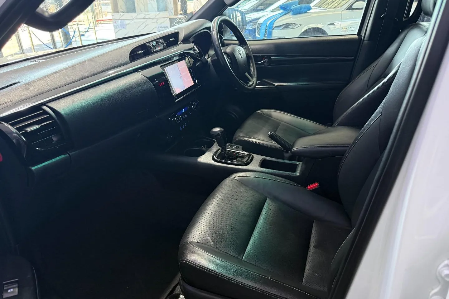 2020 Toyota Hilux 2.8GD-6 Double Cab 4x4 Legend 50 Auto, photo 18 of 30