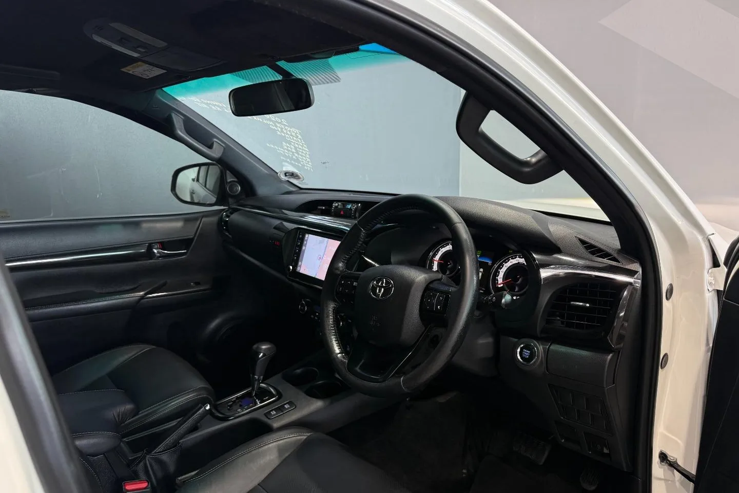 2020 Toyota Hilux 2.8GD-6 Double Cab 4x4 Legend 50 Auto, photo 19 of 30