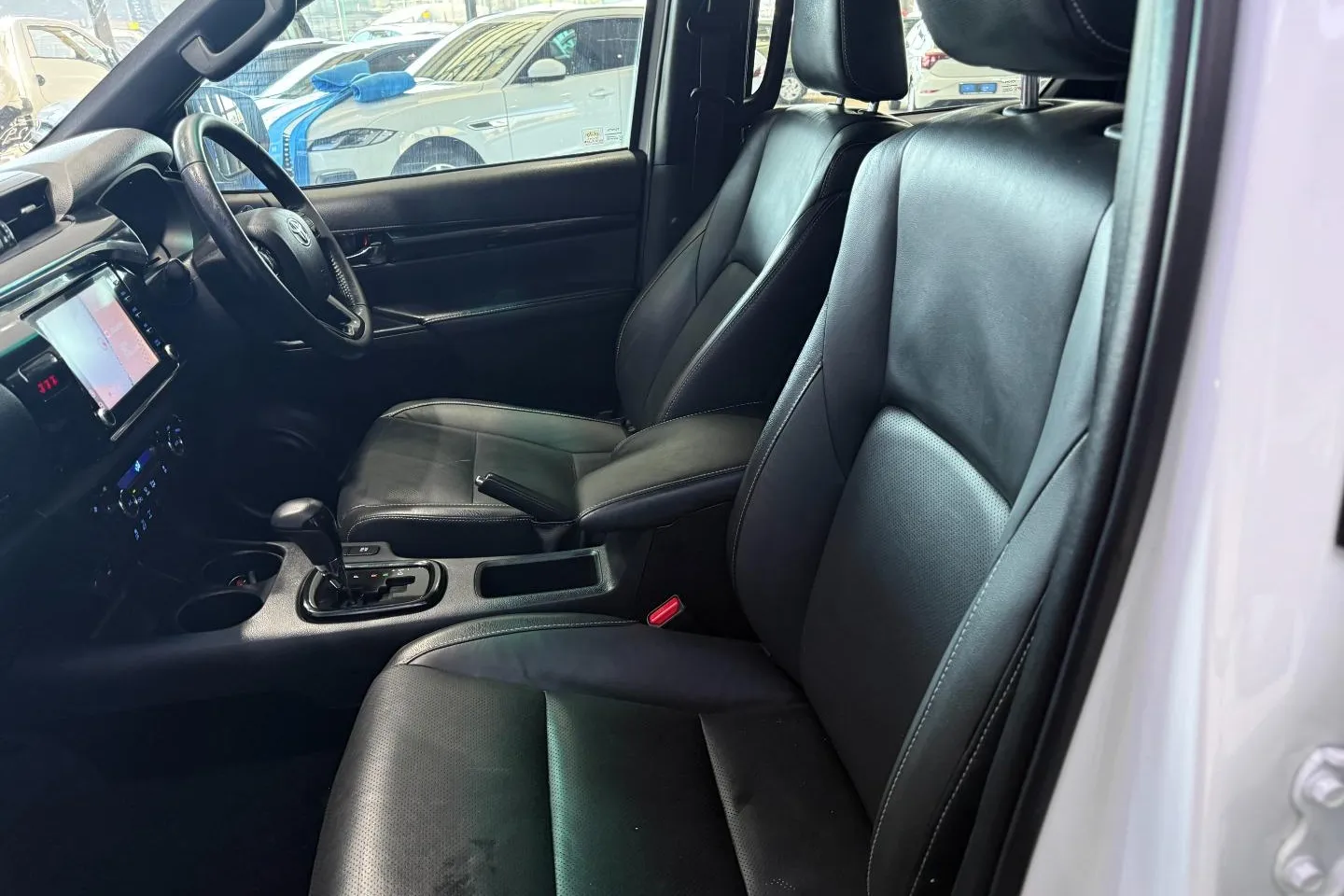 2020 Toyota Hilux 2.8GD-6 Double Cab 4x4 Legend 50 Auto, photo 24 of 30