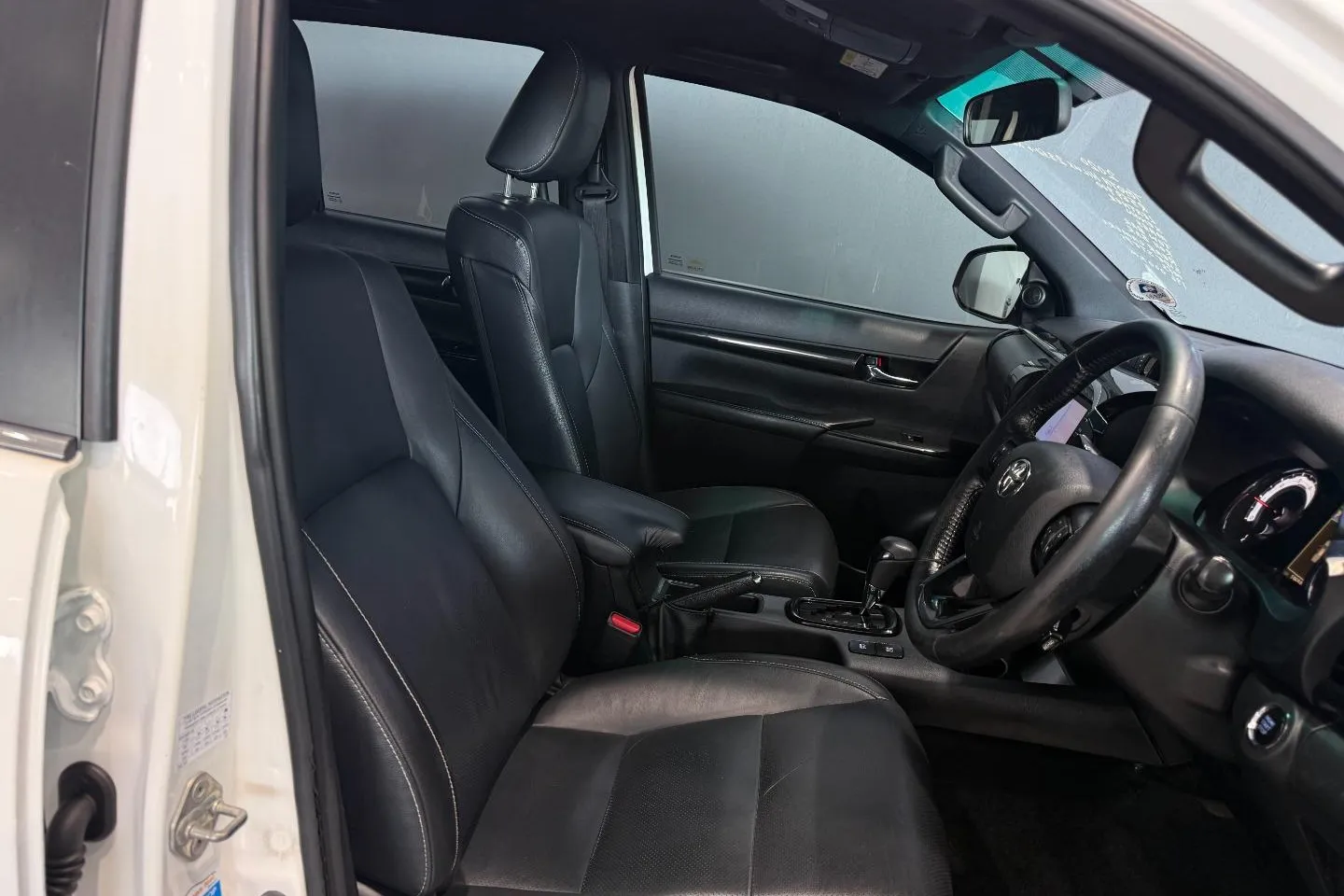 2020 Toyota Hilux 2.8GD-6 Double Cab 4x4 Legend 50 Auto, photo 25 of 30