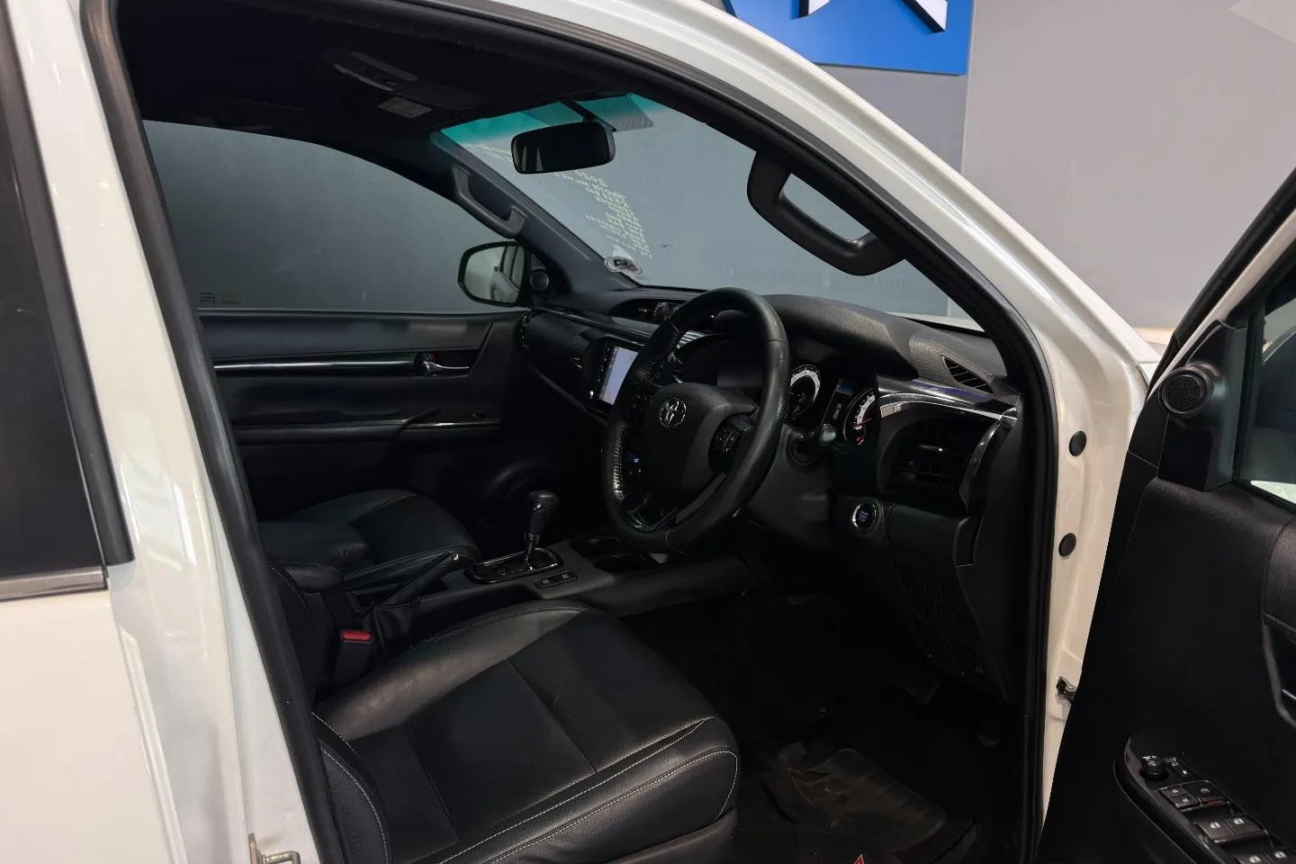 2020 Toyota Hilux 2.8GD-6 Double Cab 4x4 Legend 50 Auto, photo 26 of 30