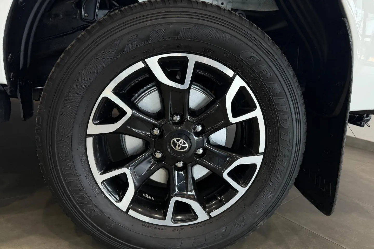 2020 Toyota Hilux 2.8GD-6 Double Cab 4x4 Legend 50 Auto, photo 9 of 12