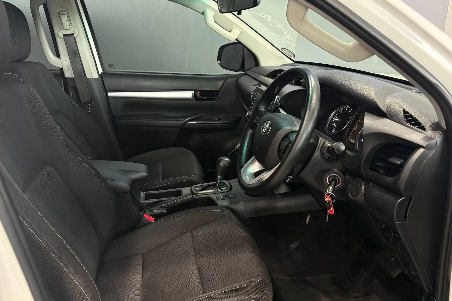 2021 Toyota Hilux 2.4GD-6 Double Cab Raider Auto, photo 12 of 15