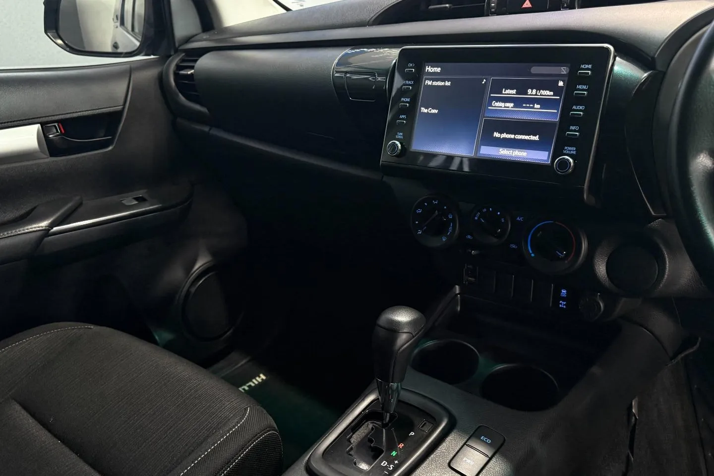 2021 Toyota Hilux 2.4GD-6 Double Cab Raider Auto, photo 13 of 15