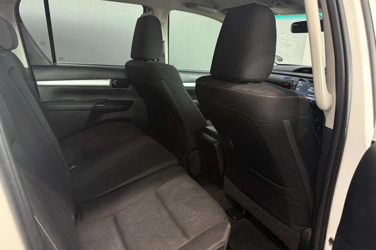 2021 Toyota Hilux 2.4GD-6 Double Cab Raider Auto, photo 18 of 23