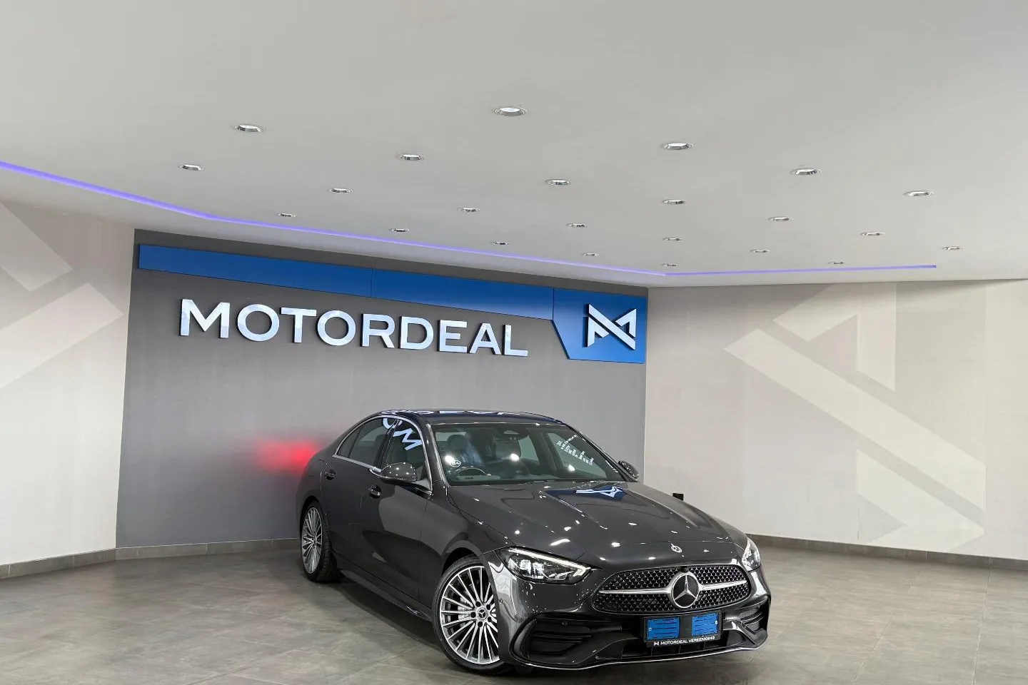 2022 Mercedes-Benz C-Class C200 AMG Line, photo 1 of 23