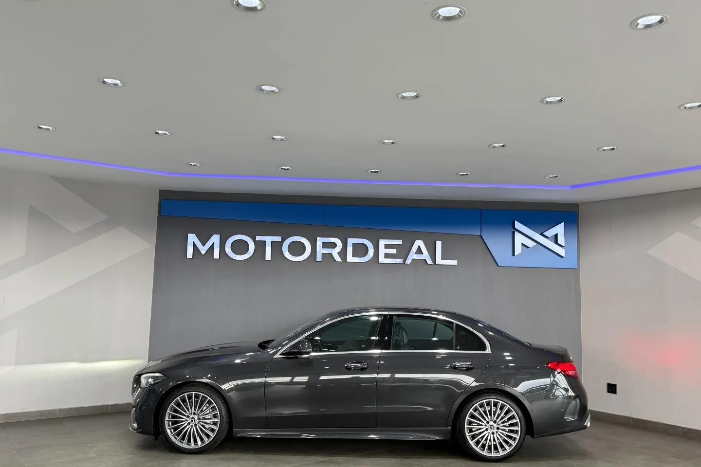 2022 Mercedes-Benz C-Class C200 AMG Line, photo 12 of 23