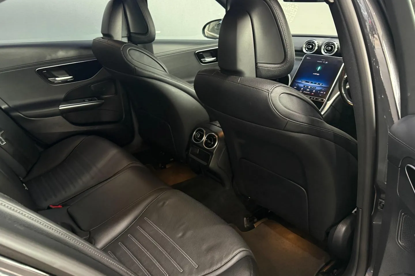 2022 Mercedes-Benz C-Class C200 AMG Line, photo 17 of 23