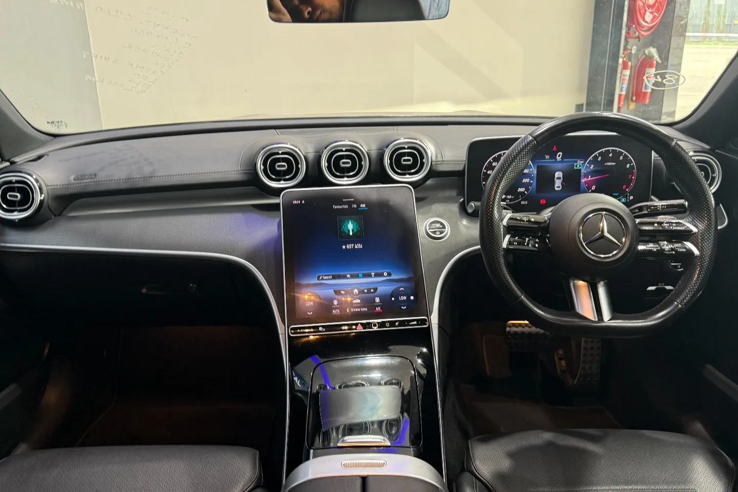 2022 Mercedes-Benz C-Class C200 AMG Line, photo 18 of 23