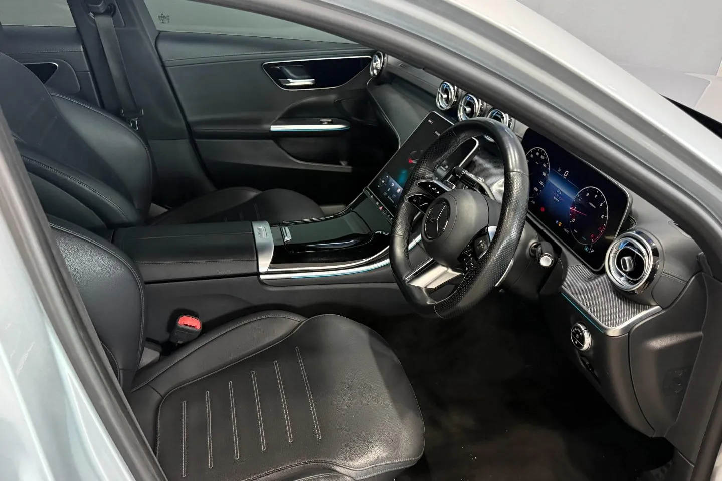 2022 Mercedes-Benz C-Class C200 AMG Line, photo 18 of 23