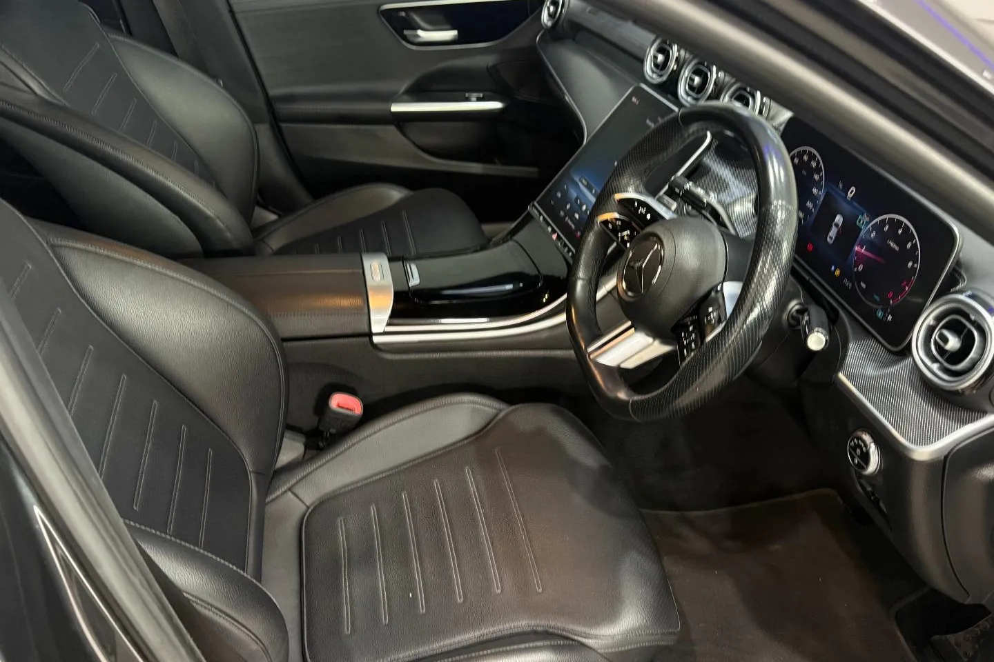 2022 Mercedes-Benz C-Class C200 AMG Line, photo 19 of 23