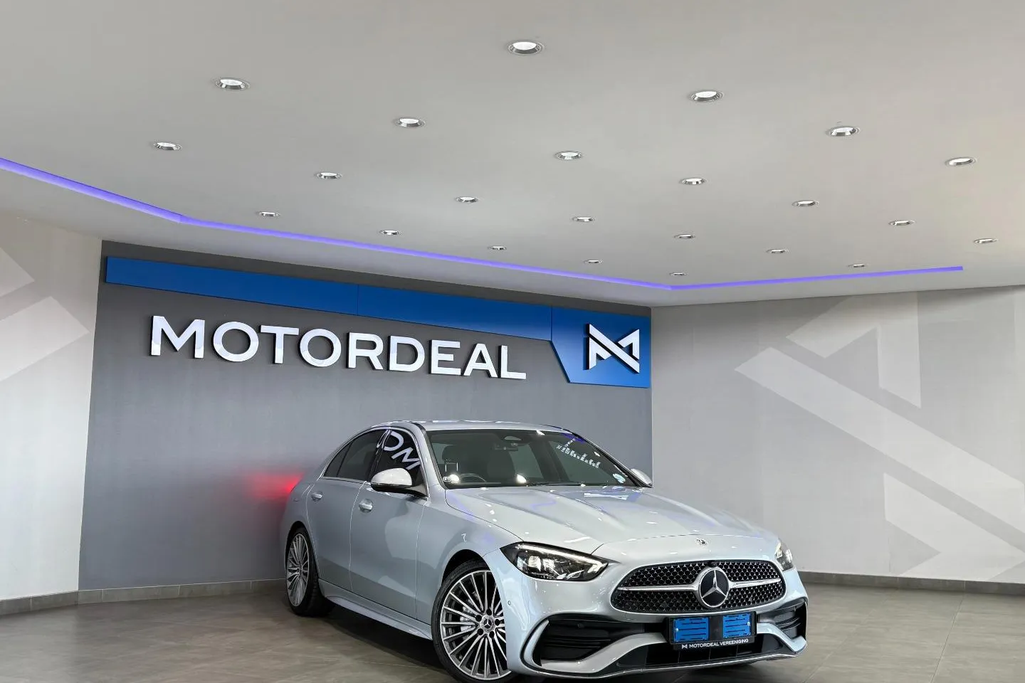 2022 Mercedes-Benz C-Class C200 AMG Line, photo 2 of 23