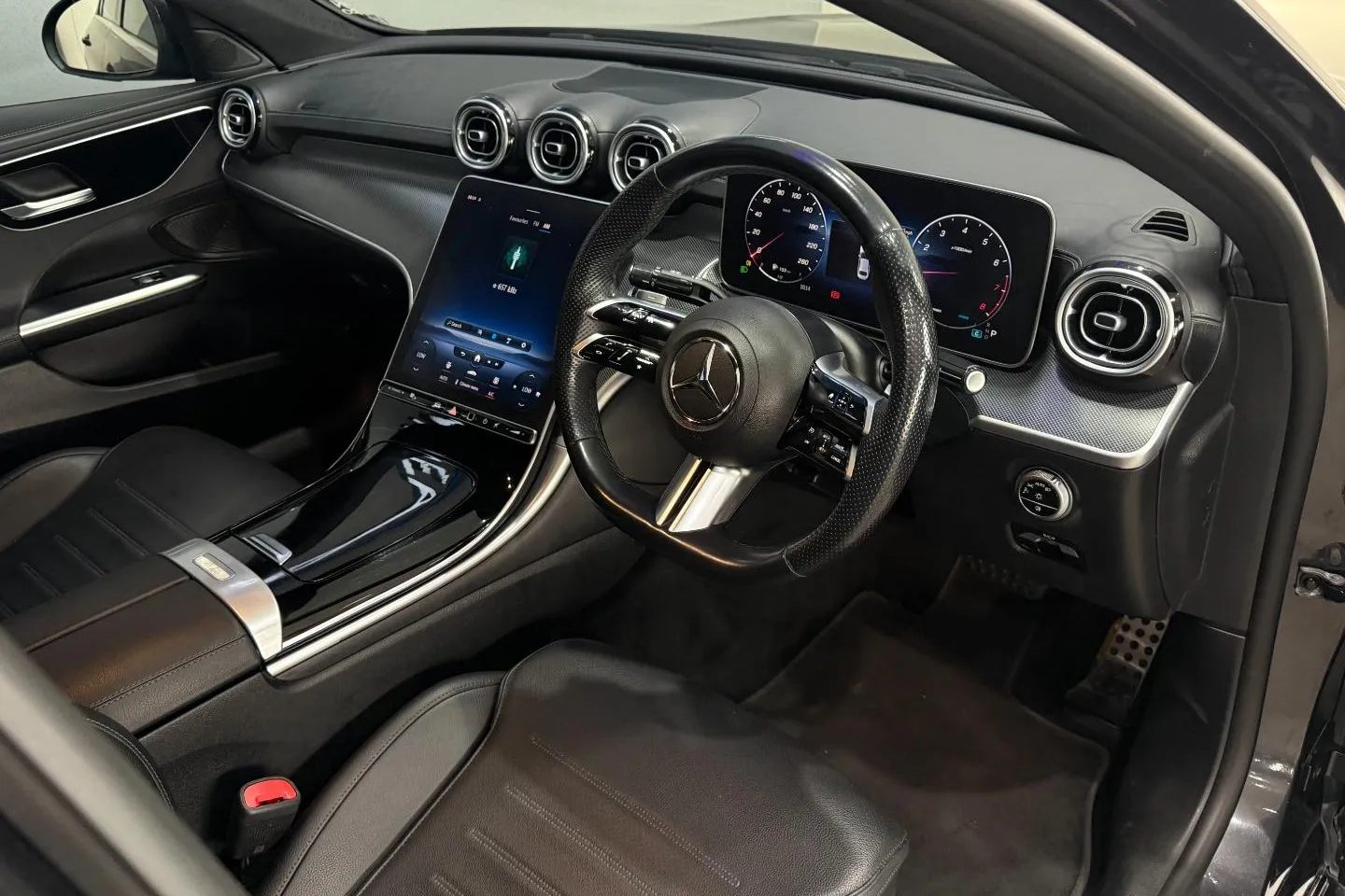 2022 Mercedes-Benz C-Class C200 AMG Line, photo 21 of 23