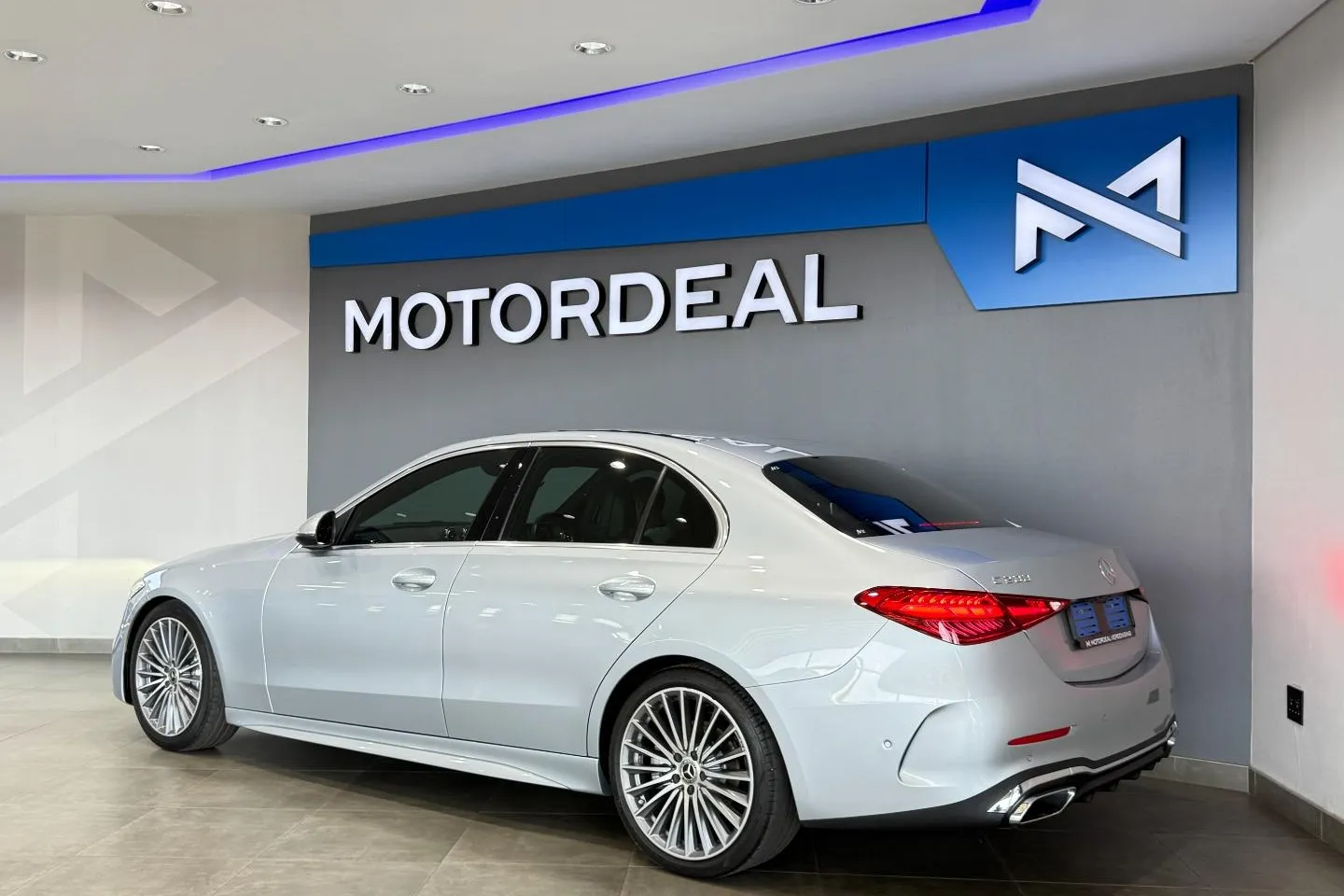 2022 Mercedes-Benz C-Class C200 AMG Line, photo 4 of 23