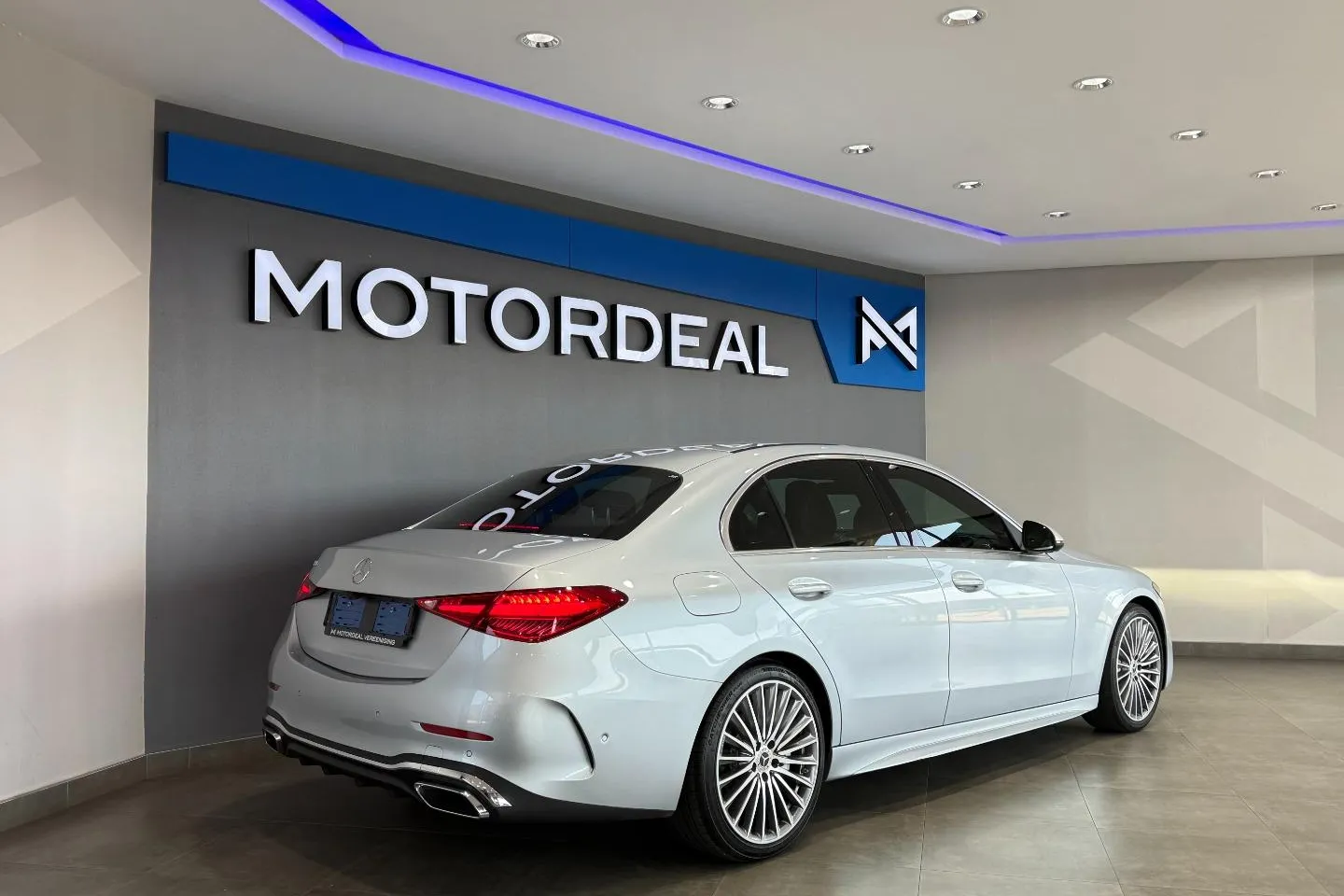 2022 Mercedes-Benz C-Class C200 AMG Line, photo 6 of 23