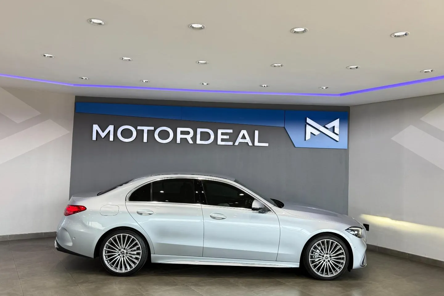 2022 Mercedes-Benz C-Class C200 AMG Line, photo 7 of 23