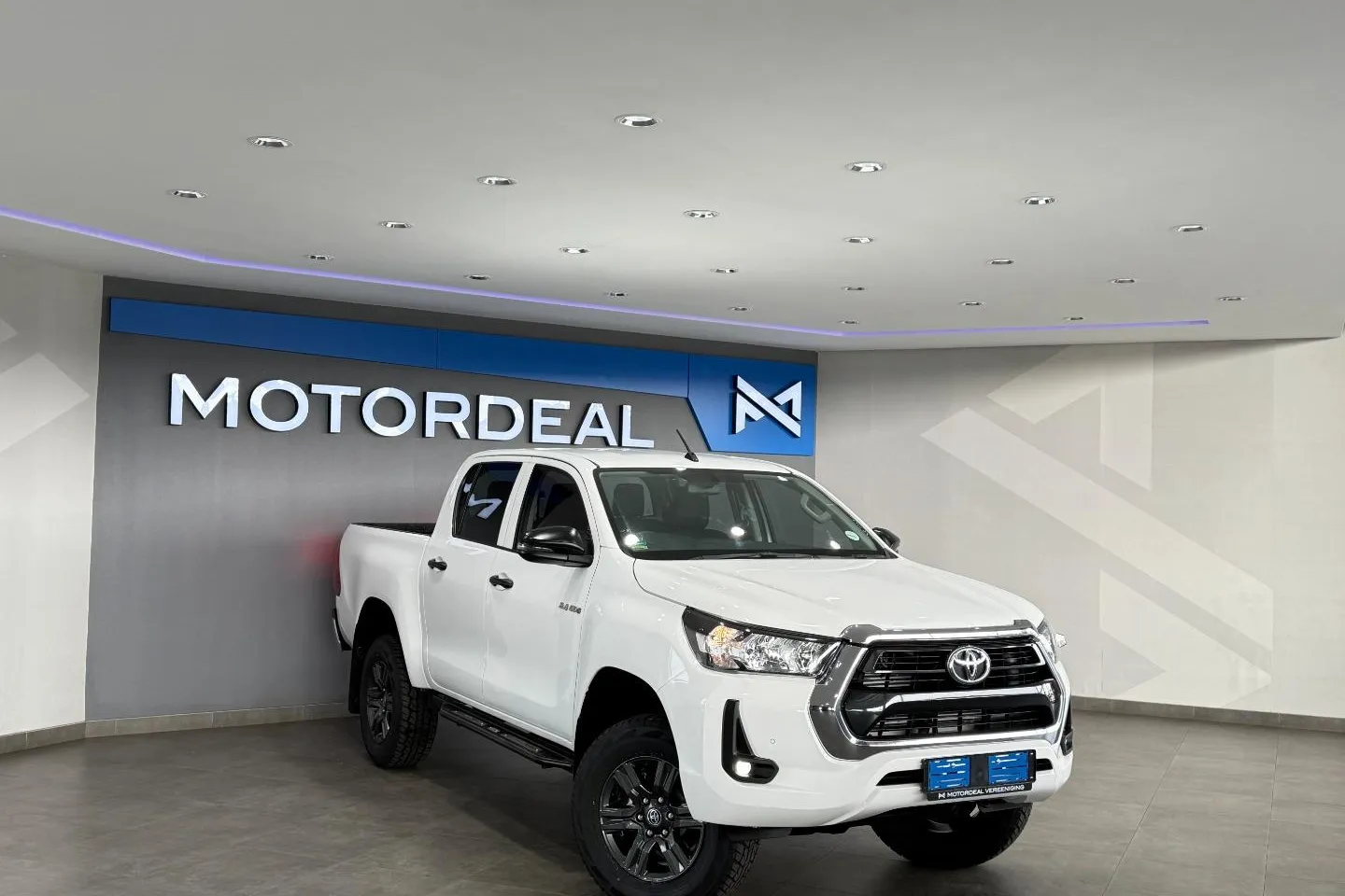 2022 Toyota Hilux 2.4GD-6 Double Cab Raider Auto, photo 1 of 12