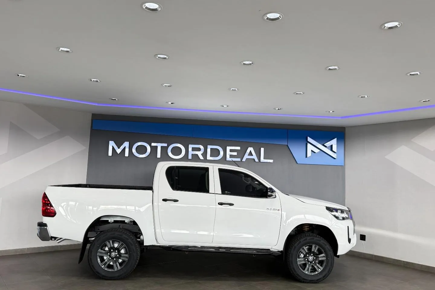 2022 Toyota Hilux 2.4GD-6 Double Cab Raider Auto, photo 6 of 12