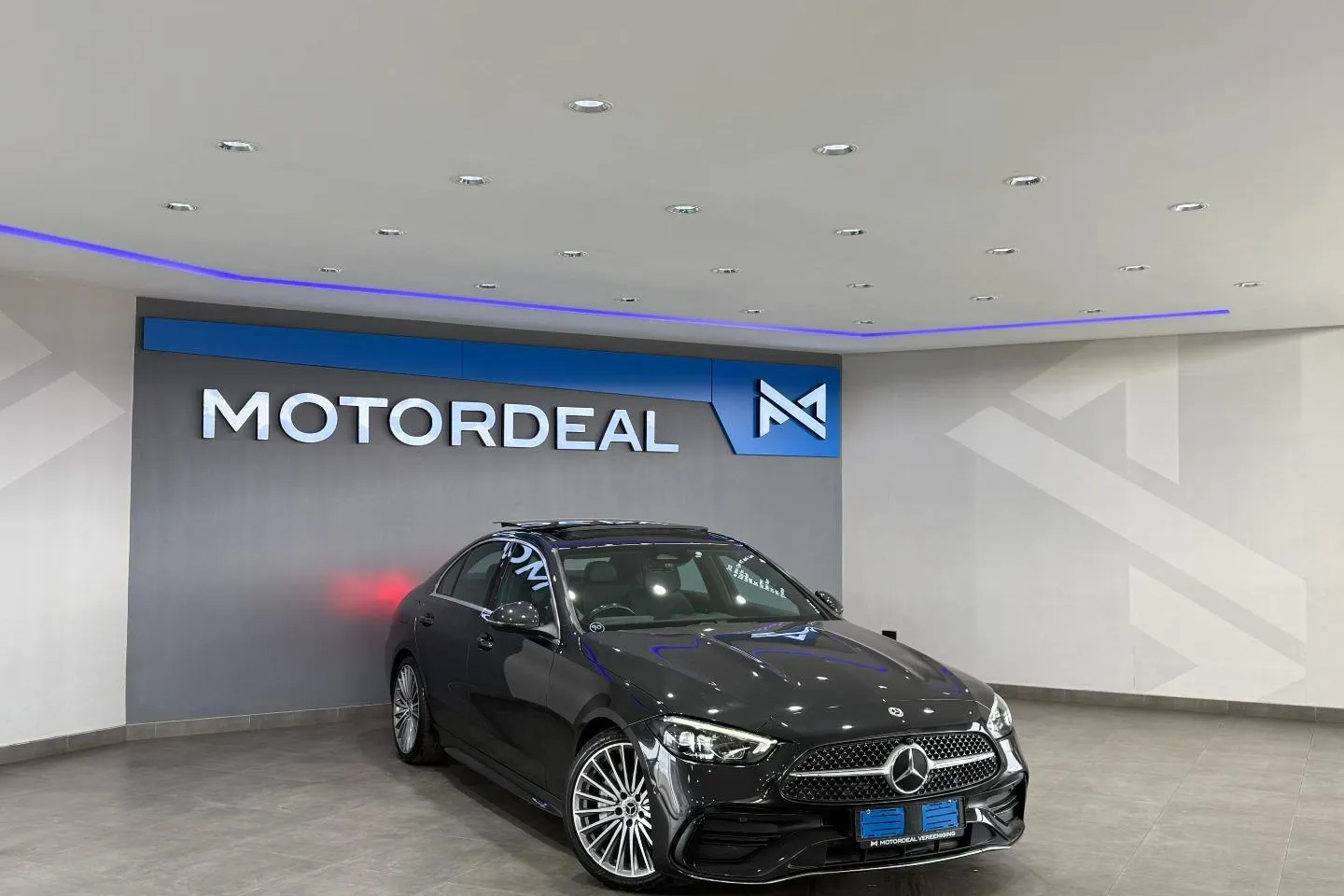 2023 Mercedes-Benz C-Class C200 AMG Line, photo 1 of 25