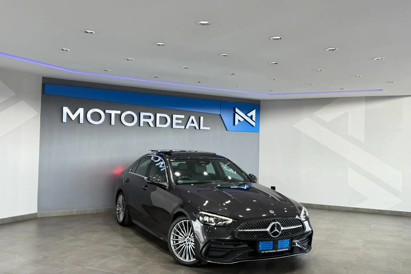 2023 Mercedes-Benz C-Class C200 AMG Line, photo 1 of 24