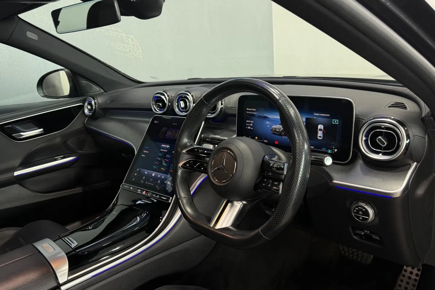 2023 Mercedes-Benz C-Class C200 AMG Line, photo 10 of 24