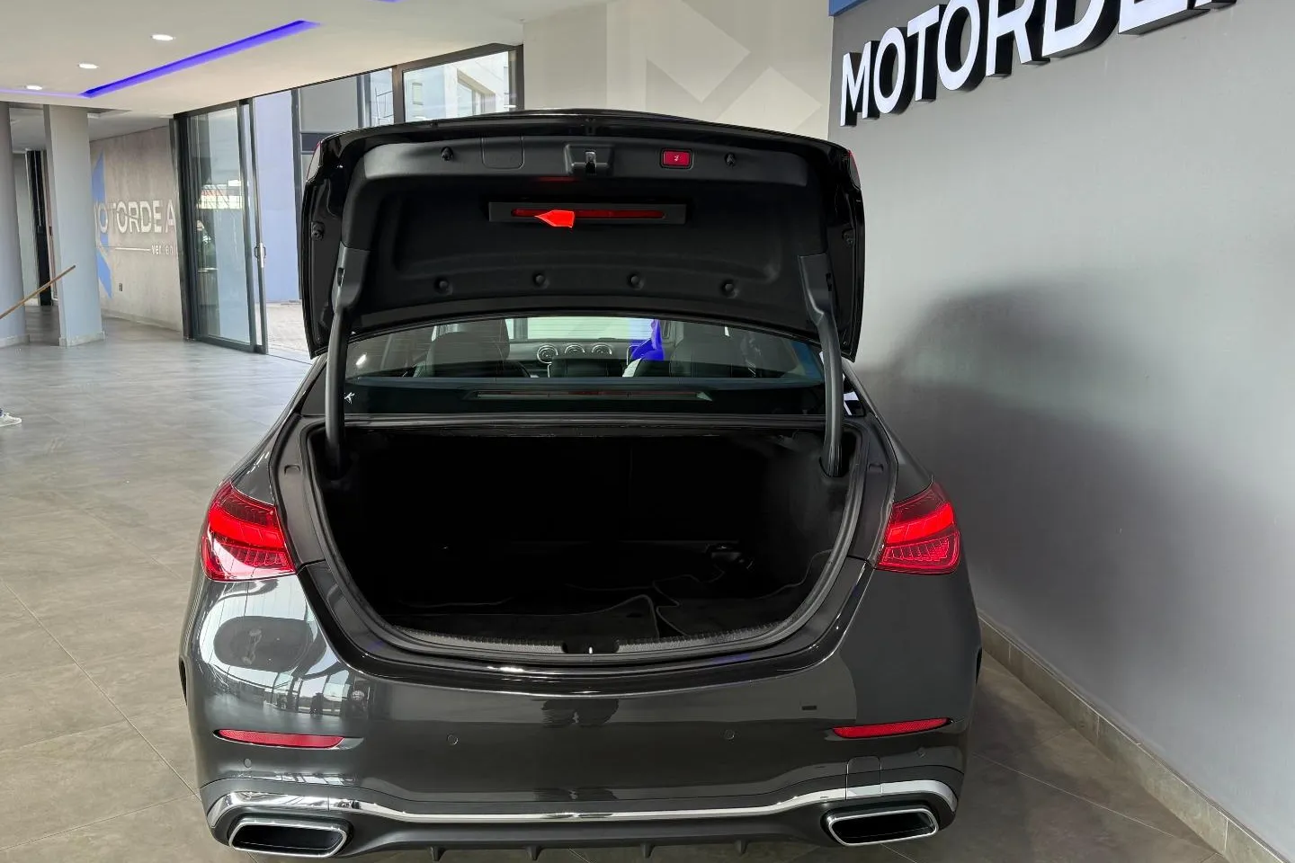 2023 Mercedes-Benz C-Class C200 AMG Line, photo 11 of 24