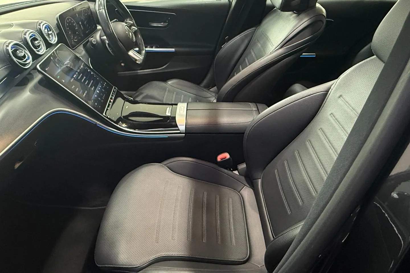 2023 Mercedes-Benz C-Class C200 AMG Line, photo 13 of 25