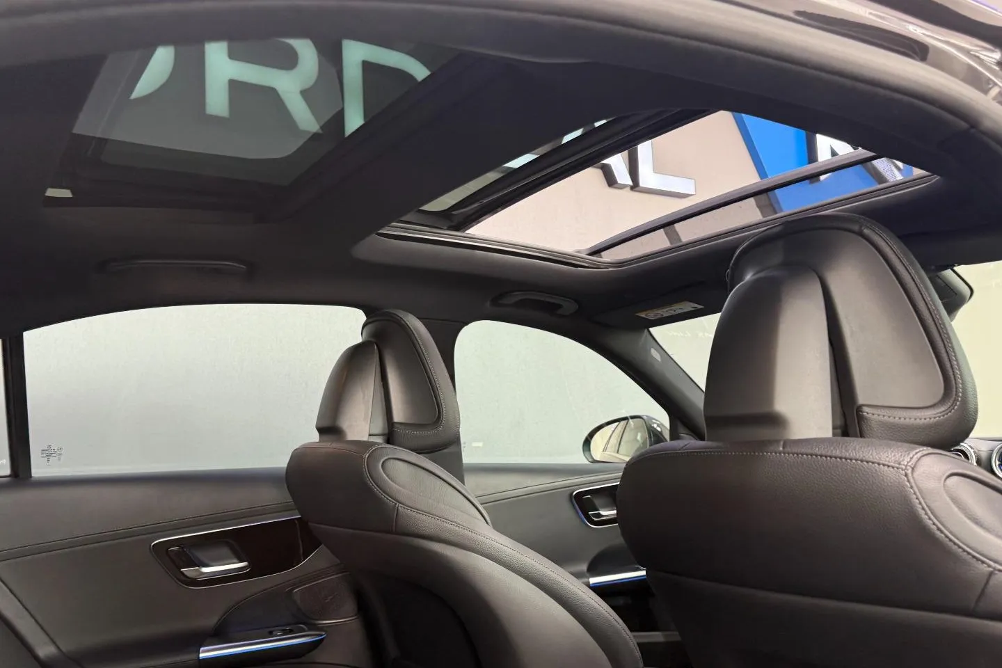2023 Mercedes-Benz C-Class C200 AMG Line, photo 16 of 25