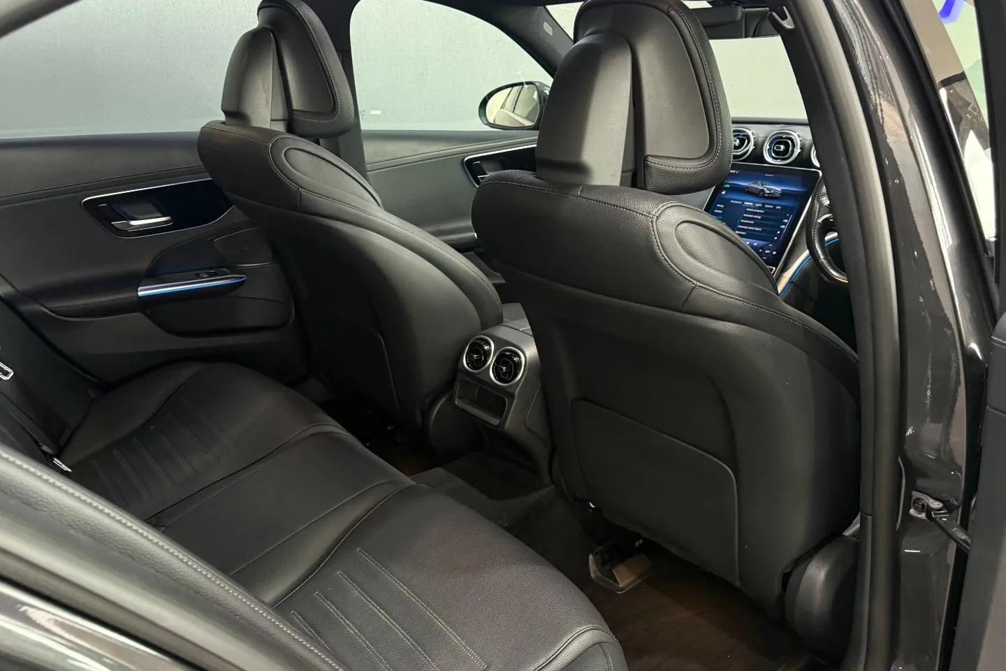 2023 Mercedes-Benz C-Class C200 AMG Line, photo 18 of 25