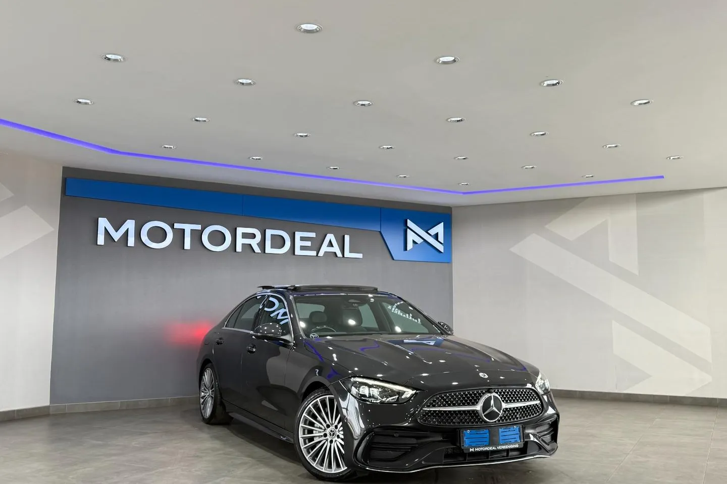 2023 Mercedes-Benz C-Class C200 AMG Line, photo 2 of 25