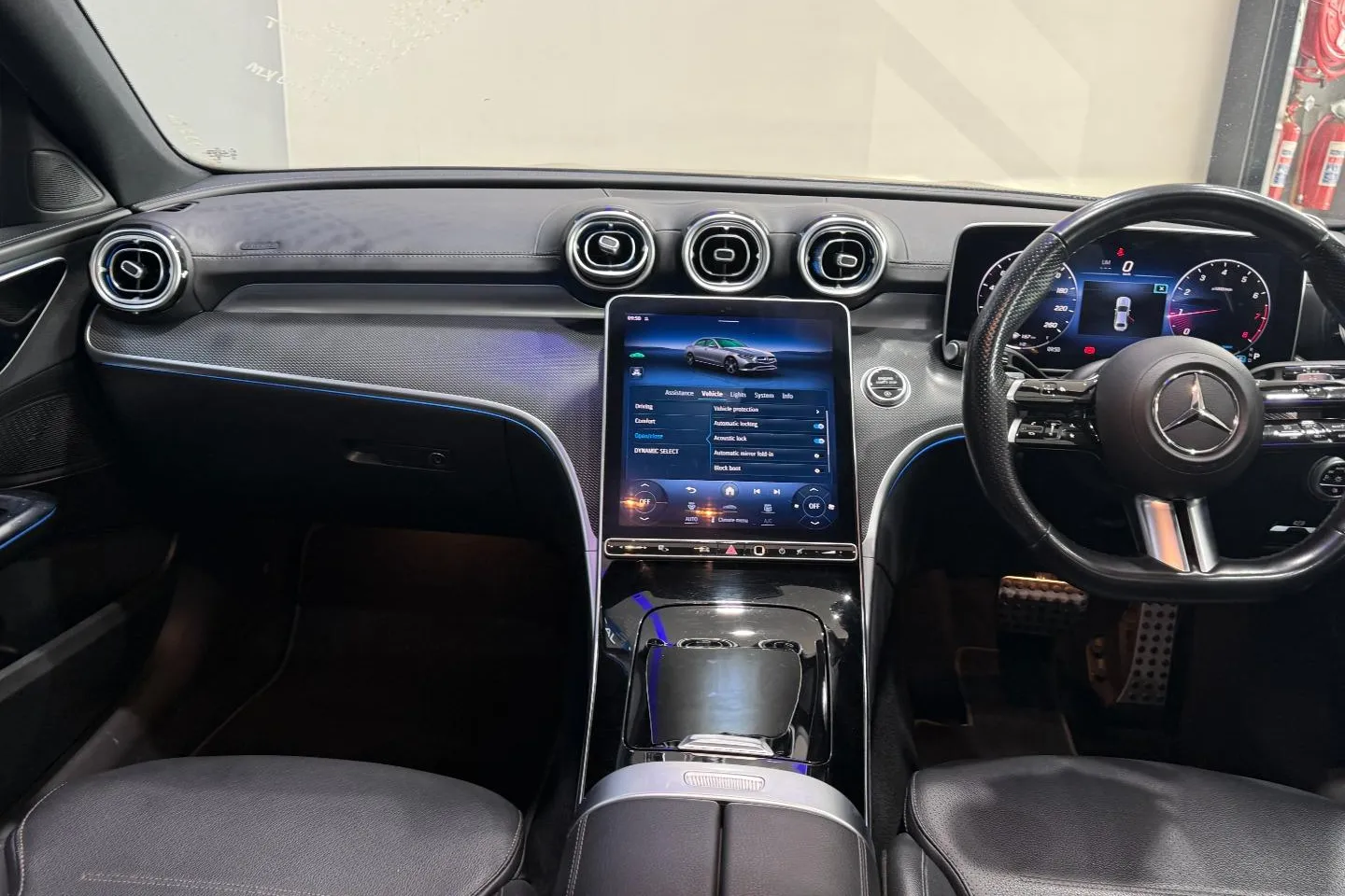 2023 Mercedes-Benz C-Class C200 AMG Line, photo 20 of 25