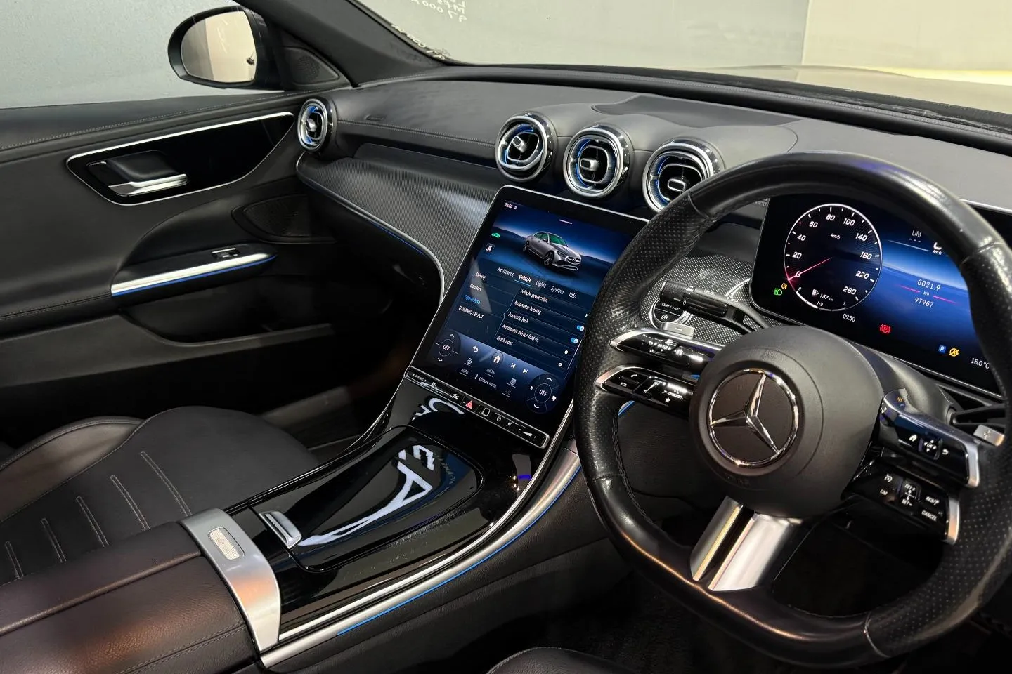 2023 Mercedes-Benz C-Class C200 AMG Line, photo 23 of 25