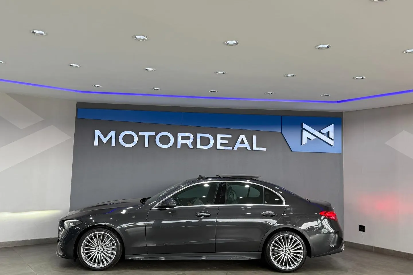 2023 Mercedes-Benz C-Class C200 AMG Line, photo 4 of 25