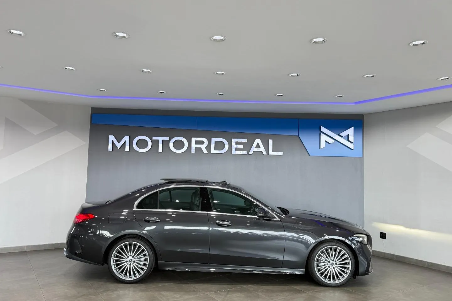 2023 Mercedes-Benz C-Class C200 AMG Line, photo 9 of 24