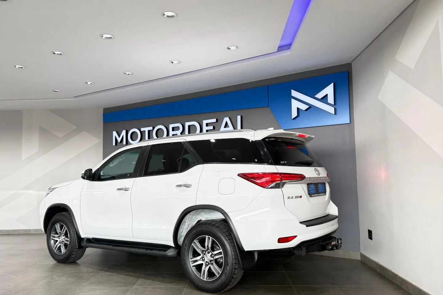 2023 Toyota Fortuner 2.4GD-6 Auto, photo 10 of 27