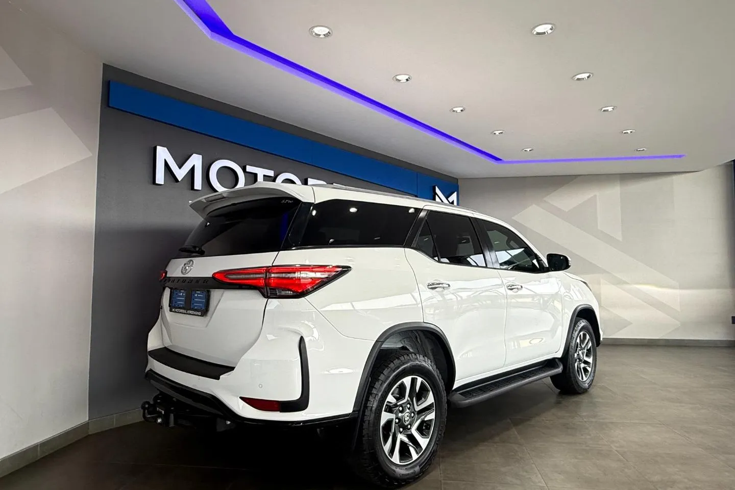 2023 Toyota Fortuner 2.4GD-6 Auto, photo 6 of 24