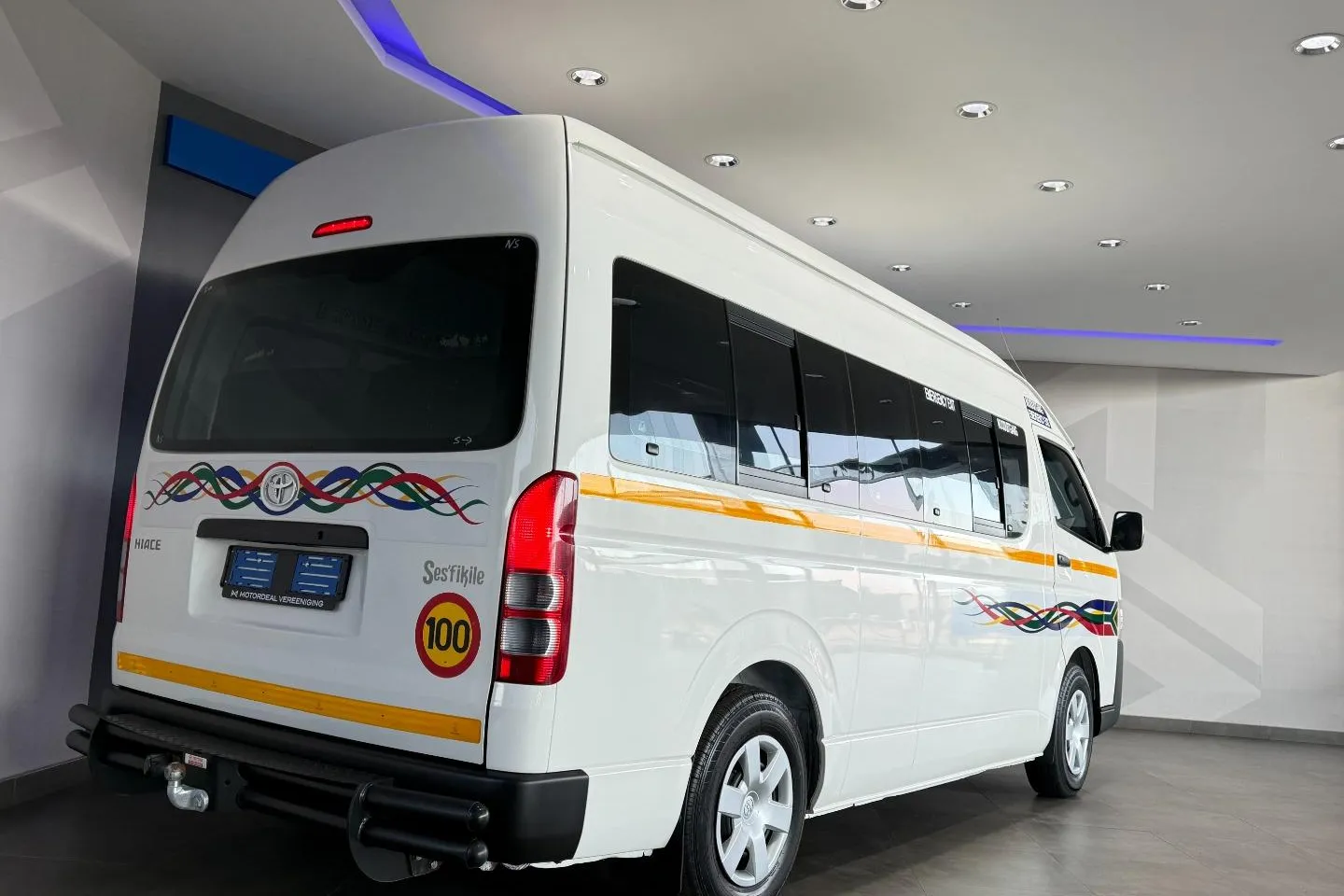 2023 Toyota HiAce 2.5D-4D Ses-Fikile 16-seater, photo 7 of 23