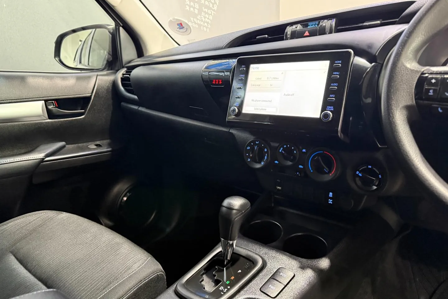 2023 Toyota Hilux 2.4GD-6 Double Cab 4x4 Raider Auto, photo 16 of 16